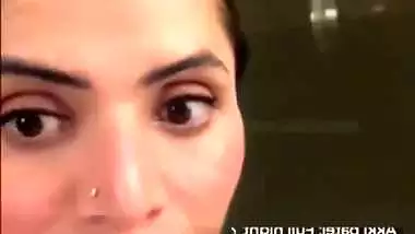 Viral Indian actress nude MMS of Miss. Arora