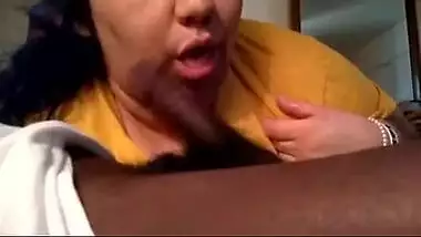 XXX Indian porn videos of desi bhabhi Leena sucking cock