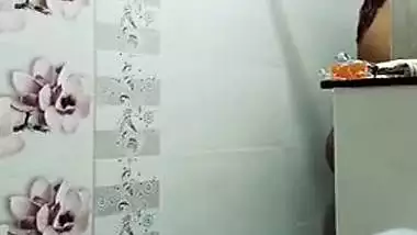 Pregnant Actress Swathi Naidu bathing