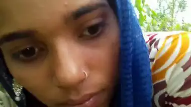 Pakistani guy enjoys outdoor sex with a sexy desi girl