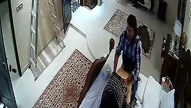 Aapa enjoys threesome sex with cousins in Pakistani porn