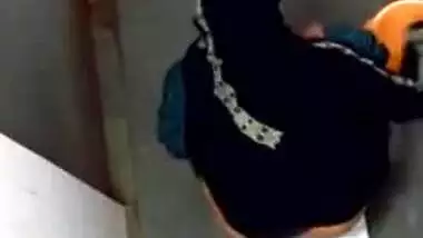 Hidden cam Burkha lady hot ass