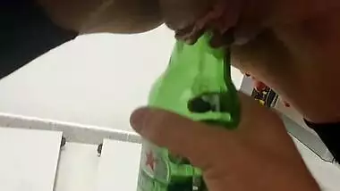 Pussy pong with all beer inside her vagone and Get orgasm