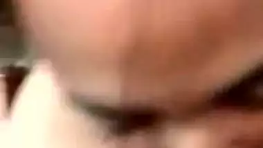 Hot girl gives a deep Indian blowjob in Assamese sex video