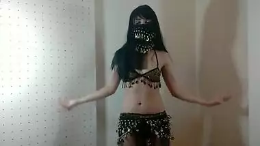 Exotic whore dancing