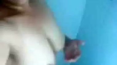 Desi Bhabi Shower Selfie