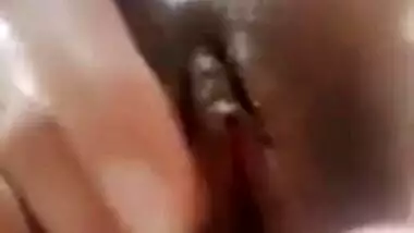 Horny Desi XXX wife displaying her round boobs with puffy nipples