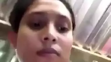 Village Bhabi Showing Boobs and Pussy