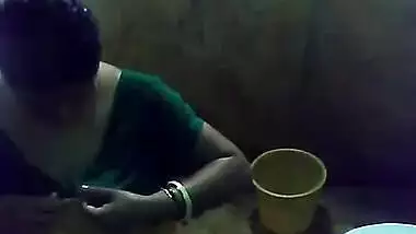 Next Door Bhabhi Shower – Movies