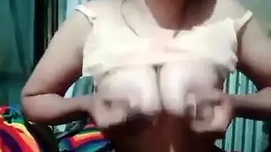 Bangladeshi college girl nude video at fsiblogs