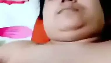 Man drills a chubby woman’s pussy in a village sex video