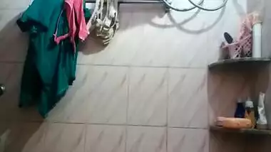 Bangla Wife Nude Show Mms - Huge Boobs