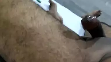 Hindi Bhabhi pussy show MMS video