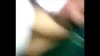 Desi bald pussy fucking MMS video of desi girl exposed online