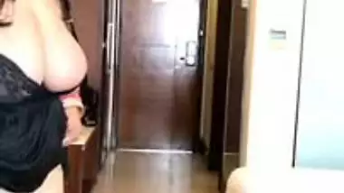 Sexy Indian Bhabhi Showing Her Ass and Pussy