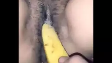Hindi sex blue film video of Indian bhabhi Pooja in hotel room!