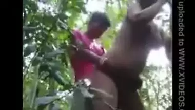 XXX porn Dehati Bhabhi sharing sex in the outdoors MMS