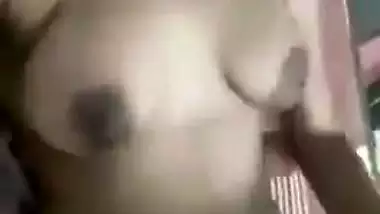 Indian hottie self pleasure masturbation