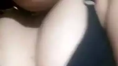 Beautiful bhabhi showing