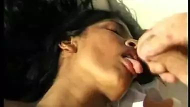 NRI girl with her italian boyfriend fucked on...