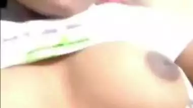 Sexy Desi Girl Shows her Boobs and Pussy On VC