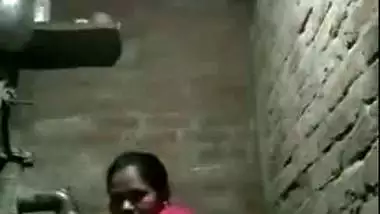 Tamil aunty sneaky sex with brother-in-law In outdoor caught on mms cam