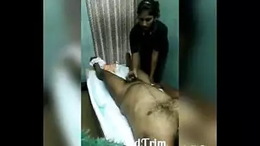 Non-professional massage hotty satisfies her customer with a precious cook jerking