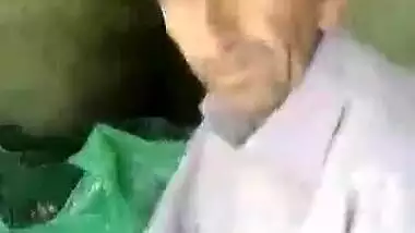 Mature Sex Of Skinny Old Man and Busty Aunty