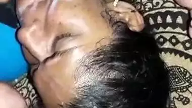 Indian widow cum facial MMS video