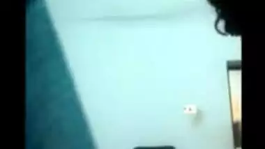 Hidden cam video showing indian aunty nude