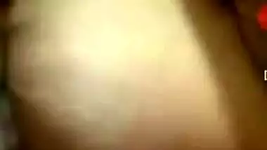 Experienced Desi webcam whore reveals her big XXX tits and nipples
