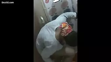Kolkata bhabi filmed taking shower