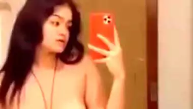 Sexy GF nude pics and viral nude videos spread